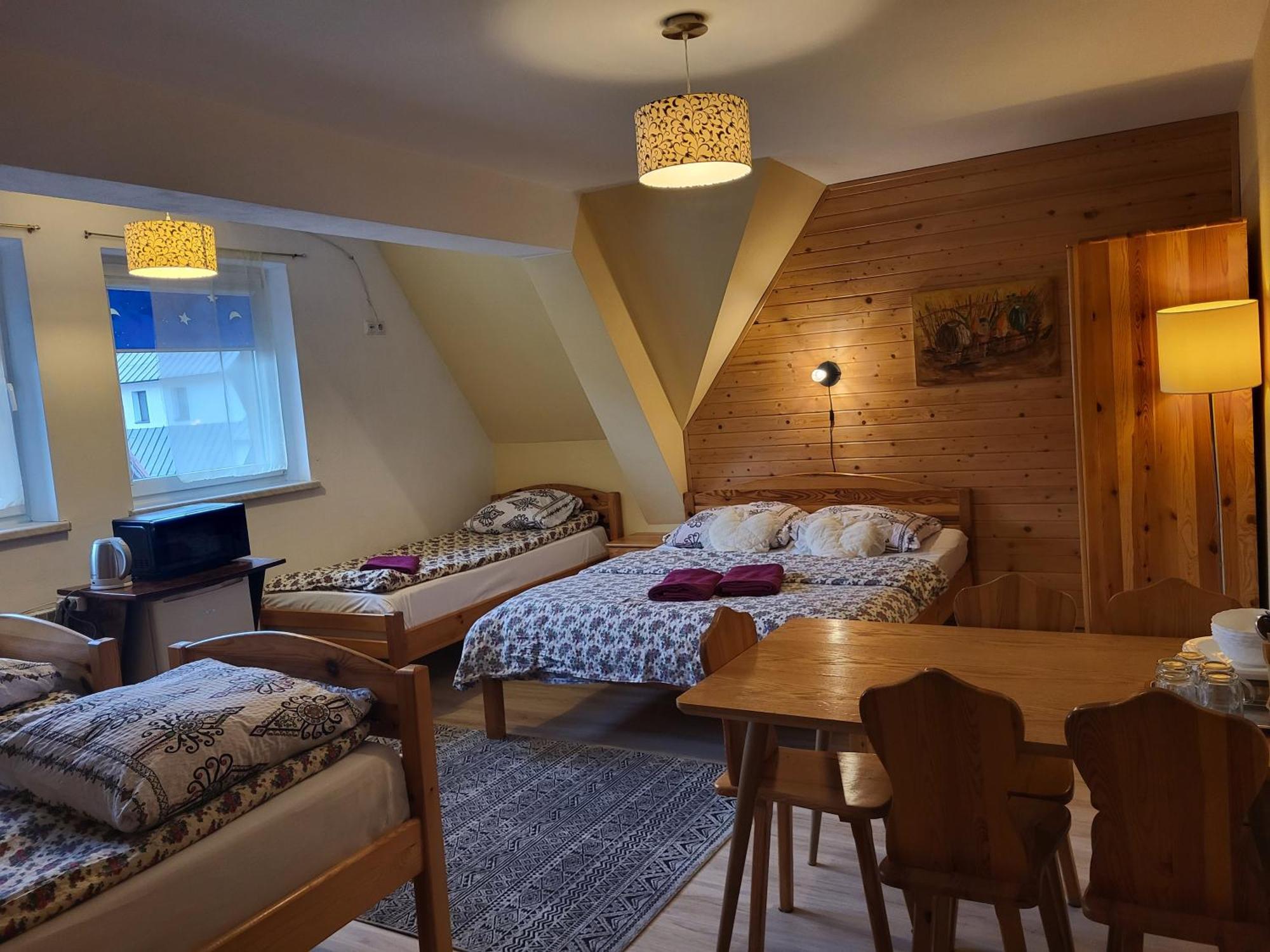 Apartamenty I Pokoje Goscinne Nowita 자코파네 객실 사진